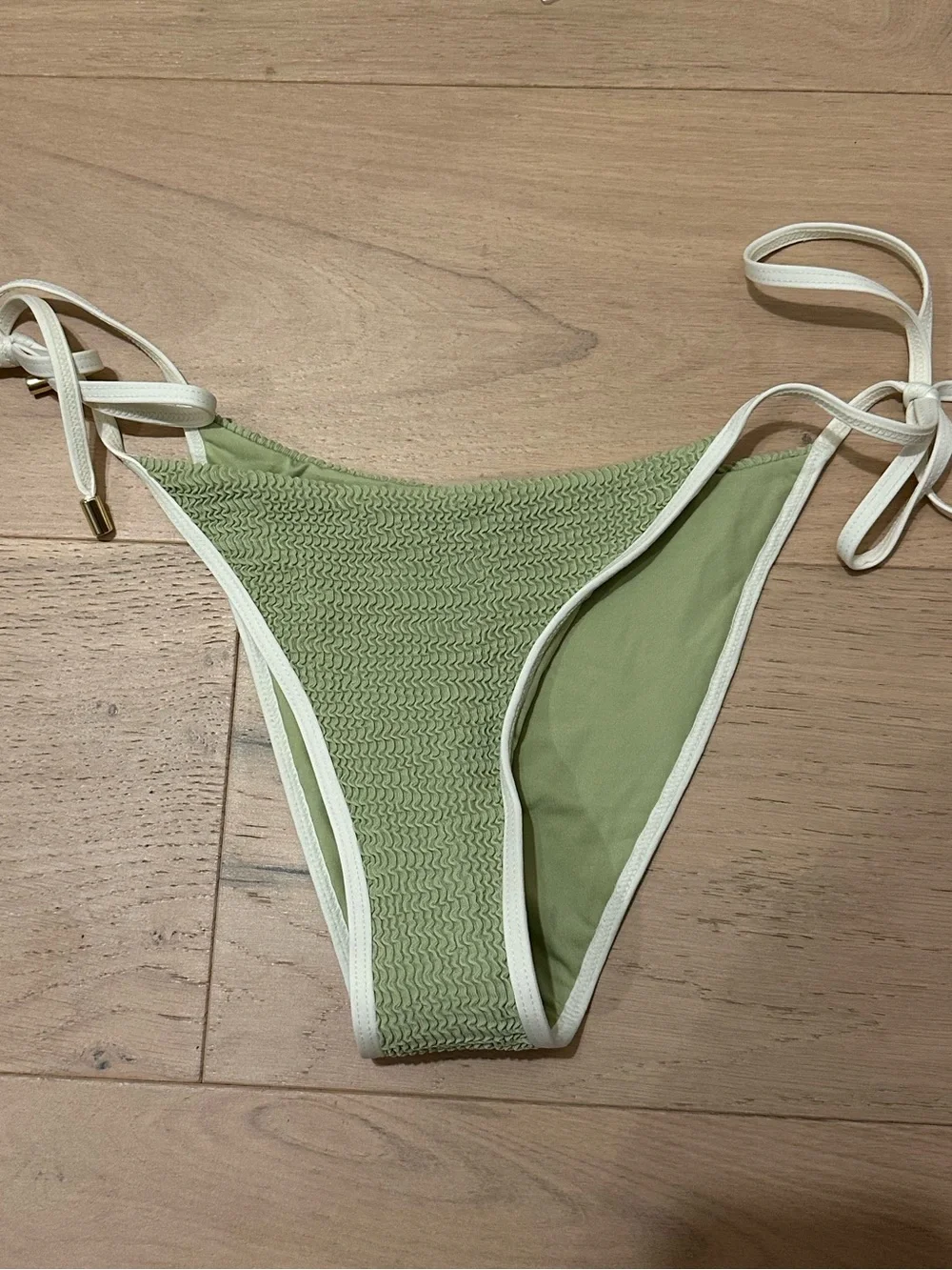 BRAND NEW! Monday Swimwear Taormina Bottom Avocado crinkle size MEDIUM